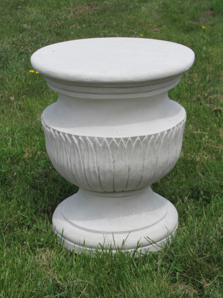 столбик из известняка